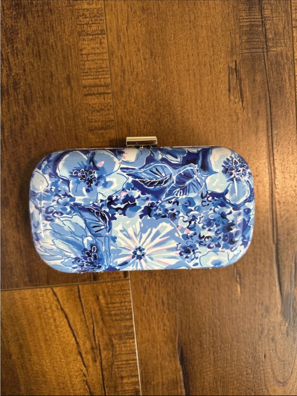 Lilly Pulitzer “Catch N Keep” hard shell clutch - Picture 2 of 6